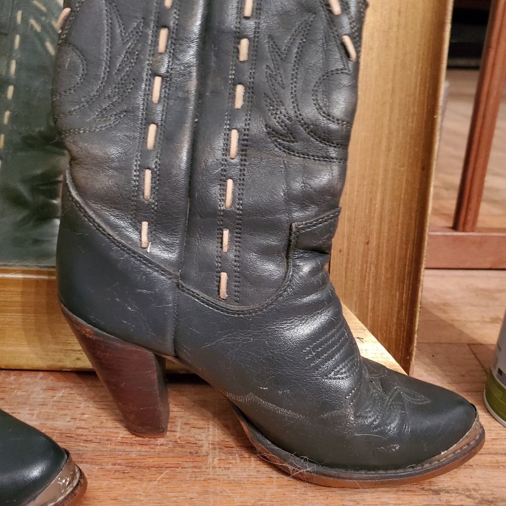Navy cowgirl boots